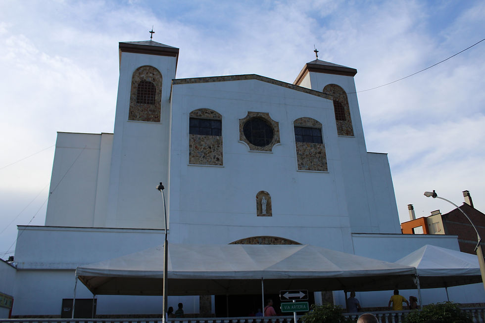 Iglesia Católica San Javier - Medellín. Foto: Marcela Zapata.