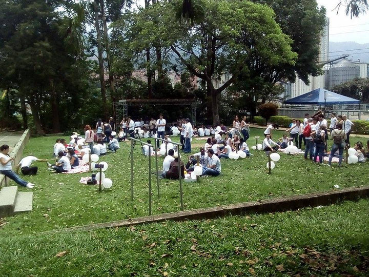 Picnic en Uniminuto por la paz .