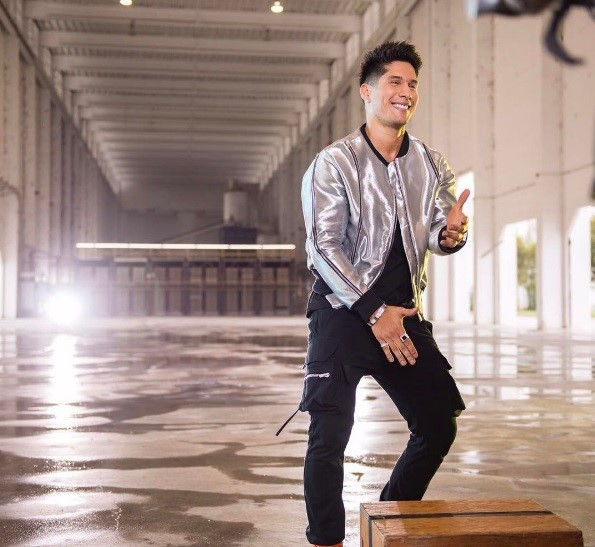 Chino habla de su carrera como solista.