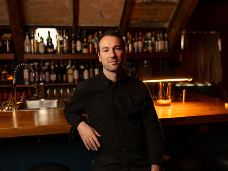 Un altillo en Chapinero se convierte en Petit Comité, el nuevo destino para la coctelería de autor en Bogotá