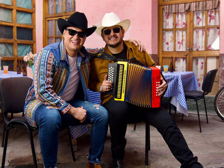 ¿Qué hacen juntos Elder Dayán y Edén Muñoz en México?