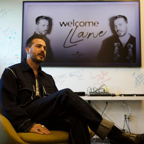 Llane da un nuevo paso en su carrera y firma con prestigioso sello discográfico