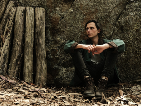 Lucas Hill lanza El sol sale también, primer sencillo de su nuevo álbum