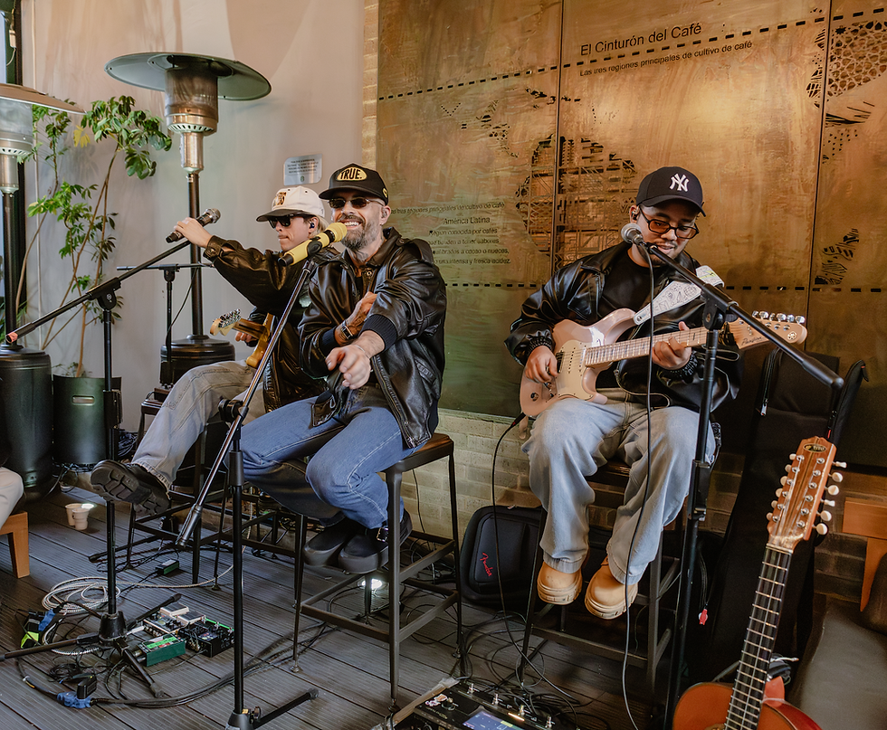 Mike Bahía sella una alianzaestratégica que une músicay café para celebrar el amor