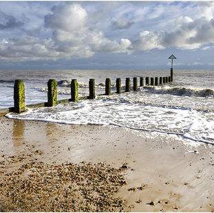 Breakwater on Frinton Beach (PDI).jpg