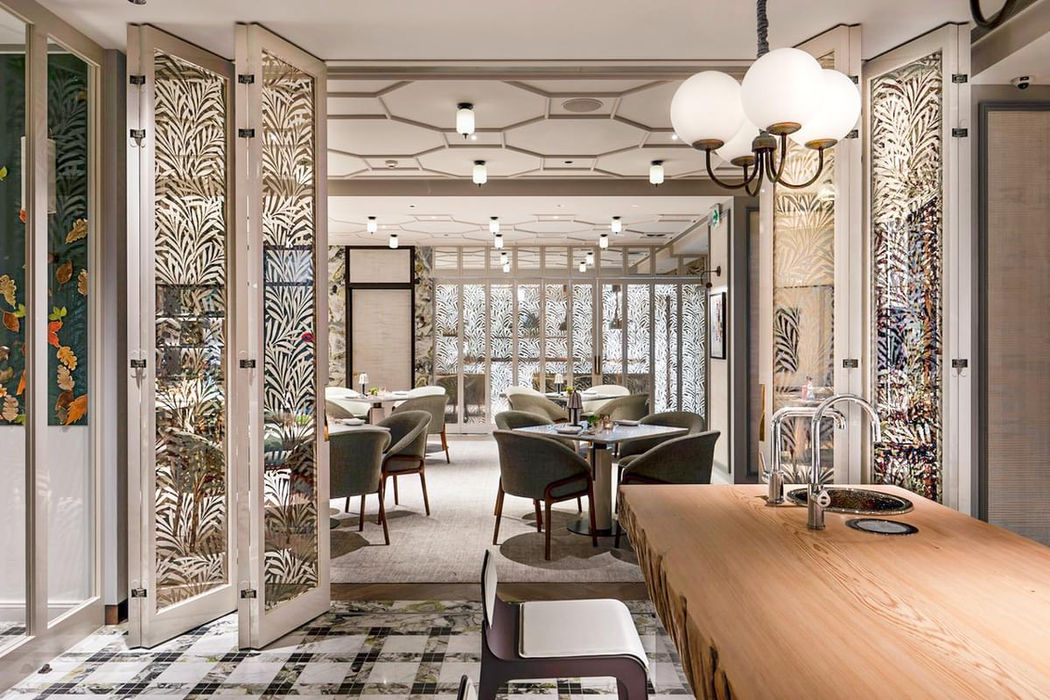 Verre Églomisé Door Panels in Caplain Leaf