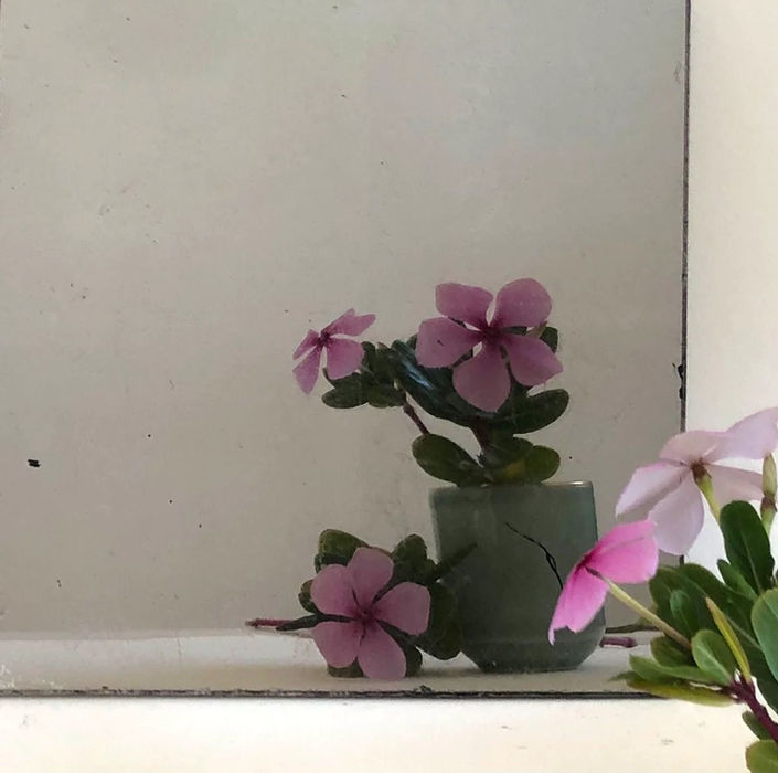 Antique Caplain Leaf Églomisé Mirror