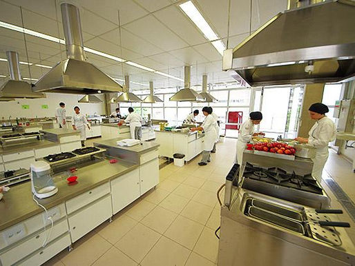 Colucci anuncia projeto para cursos de gastronomia, hotelaria e área náutica em parceria com a ETEC