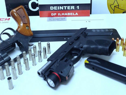 Polícia apreende armas e prende suspeito durante investigação de desaparecimento em Ilhabela