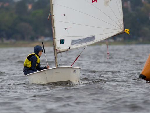 Velejadores de Ilhabela são destaque na Copa Independência Optimist em São Paulo