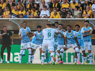Cuiabá goleia Criciúma e conquista a primeira vitória no Brasileirão