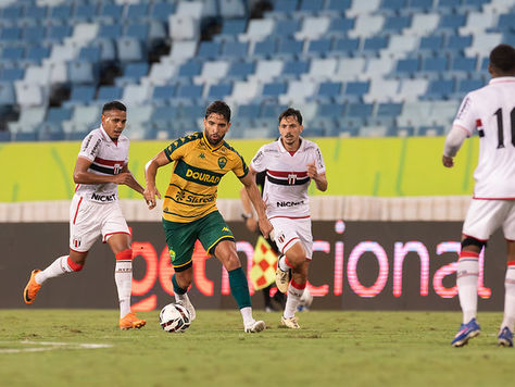 Cuiabá sai na frente, sofre o empate contra o Botafogo-SP e segue sem vencer em casa na Série B