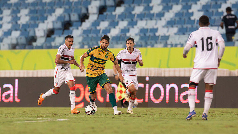 Cuiabá sai na frente, sofre o empate contra o Botafogo-SP e segue sem vencer em casa na Série B