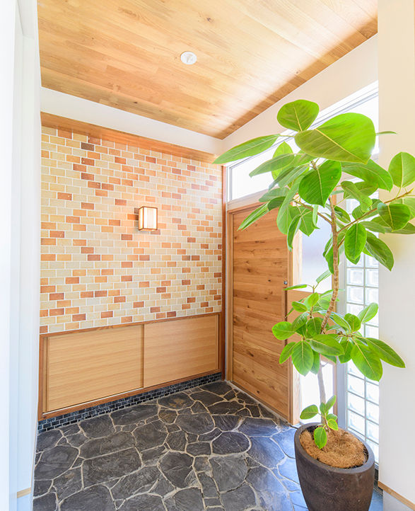 山地の家　after-玄関