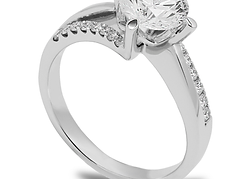 wedding-ring-diamond-on-white-260nw-4095