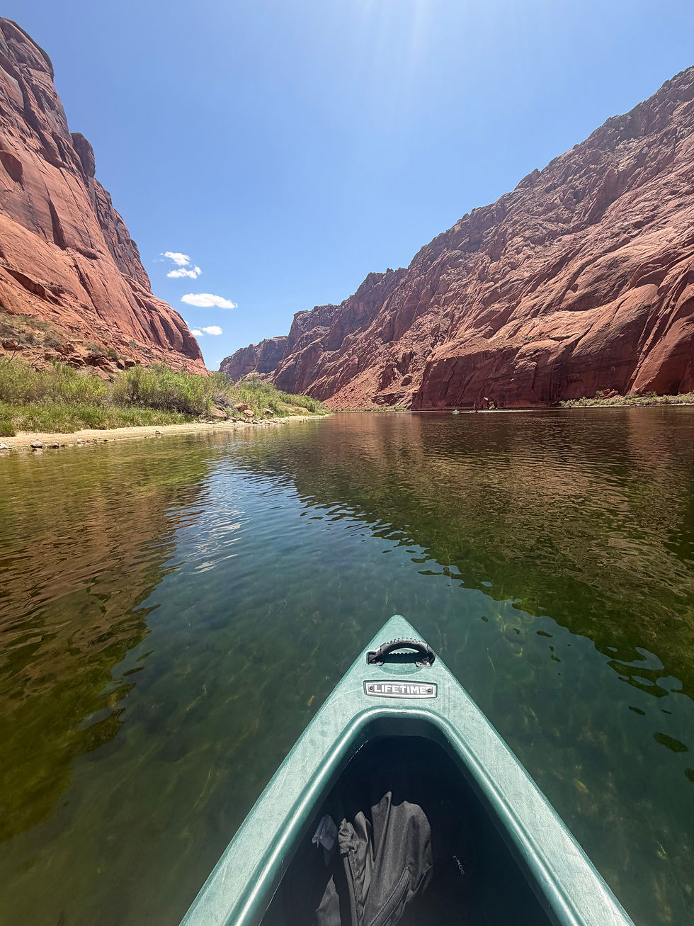 Canoeing on the Colorado River: paddling with this view is a bucketlist dream