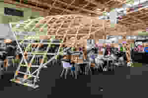 Photo d'une structure gridshell installée sur le salon Heavent à Paris