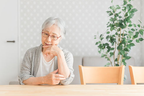 年配の女性