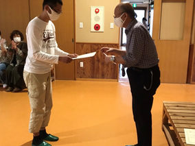 永年勤続表彰をしました。