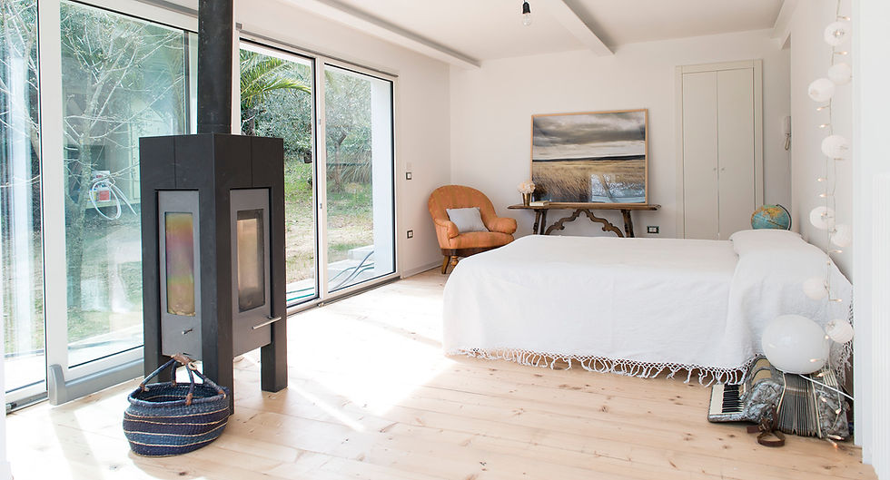 A cozy bedroom in Villa Alba Pesaro