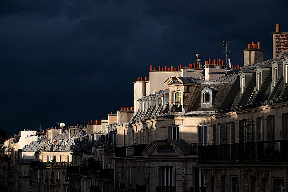 paris roof cheminee sun light ray storm.jpg