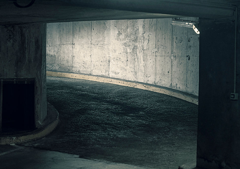 parking concrete curve back light paris acces ramp.jpg