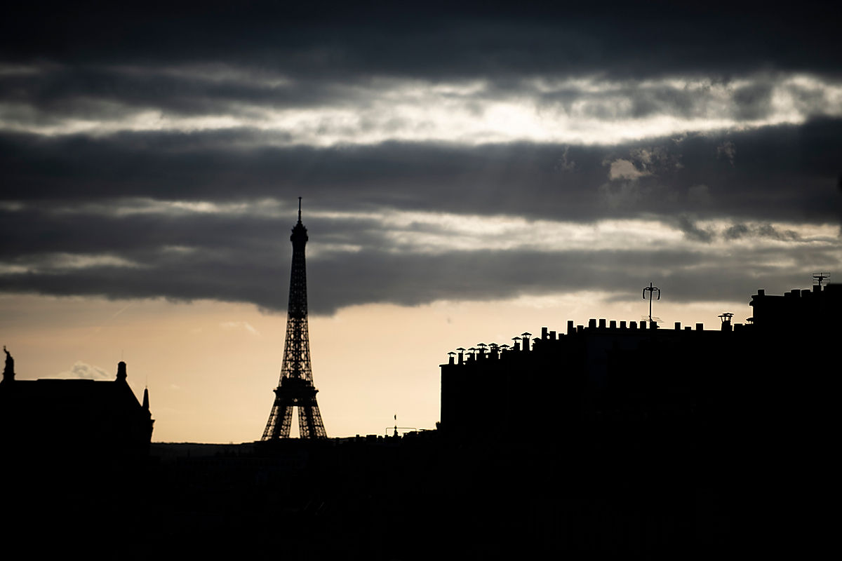 paris eiffel tower cheminee opera garnier back light.jpg