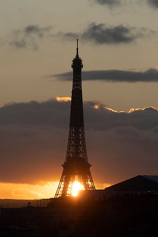 eiffel tower sunset paris.jpg