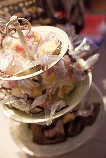 Création d'un salon de thé, conception, plans, décoration par AMCD, architecte d'intérieur. Détail du présentoir à bonbons. 