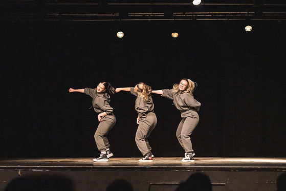 Avian Dance Show May 24-_RJ10023.jpg
