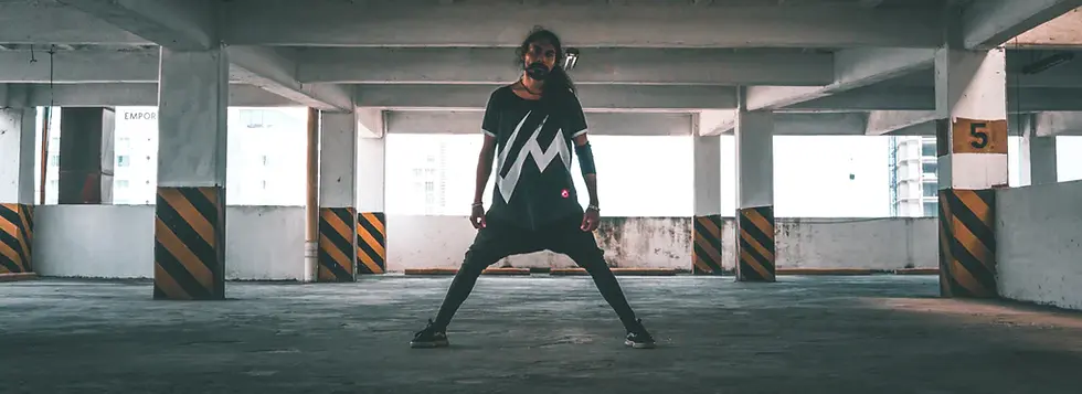 Miniatura: MASSIVE WM LOGO T-SHIRT BLACK PARKOUR