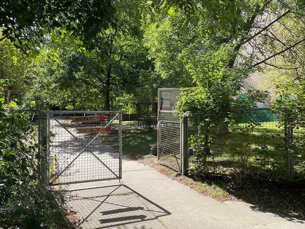 Durch dieses Tor erreicht Ihr die Schatzkarte