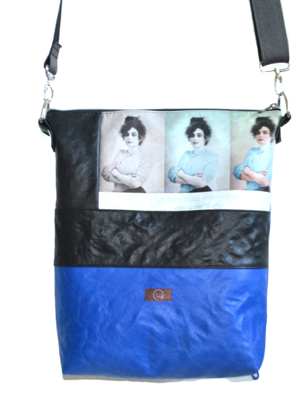INA2in1_royal_schwarz_MarieDoro2-removeb