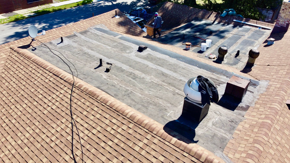 Flat roof repair in Warren, Michigan