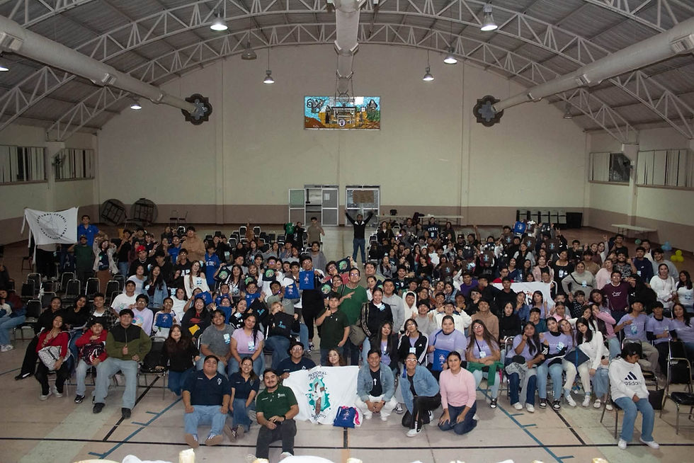 Jóvenes y adolescentes de las distintas comunidades de la Diócesis de Gómez Palacio participaron en el inicio de la Asamblea Diocesana, celebrada en la Academia Villa de Matel.