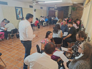 Capacitan a facilitadores del proyecto diocesano CAPA en Gómez Palacio