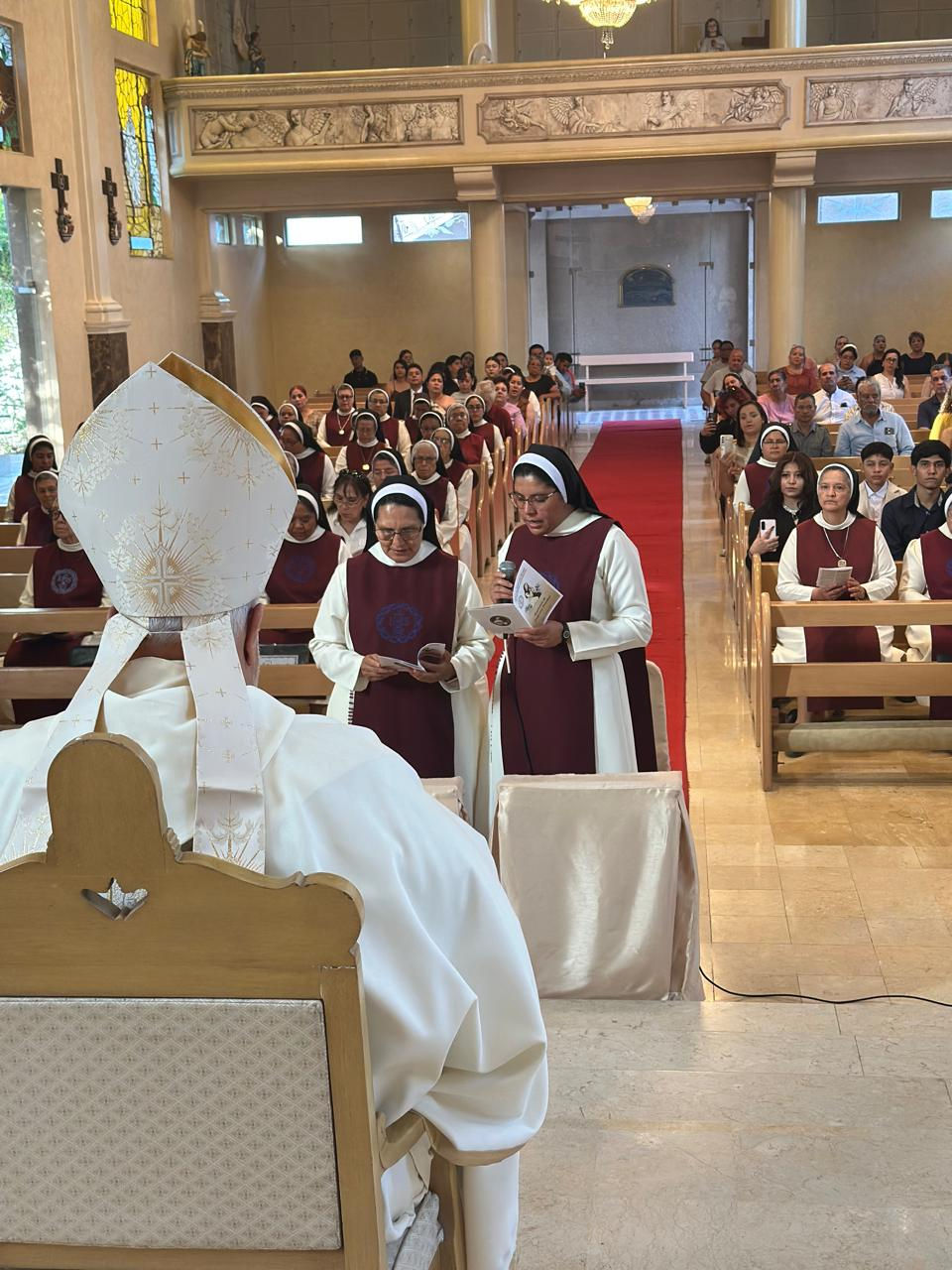 Celebran profesión perpetua de dos religiosas del Colegio Villa de Matel