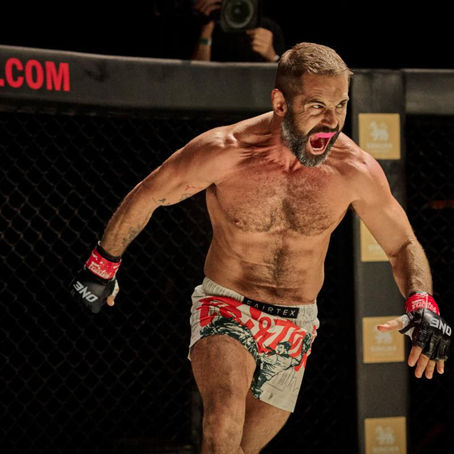 Daniel MacPherson and Russell Crowe in MMA thriller Beast.