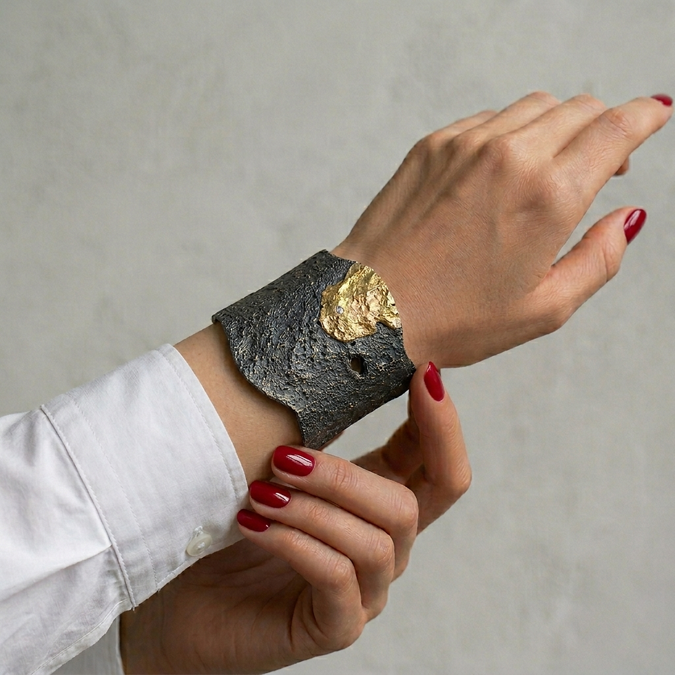Thumbnail: Roccia Cuff