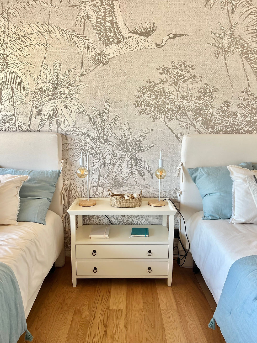 Miniatura: Velador Carmen 2 cajones de 70 cm