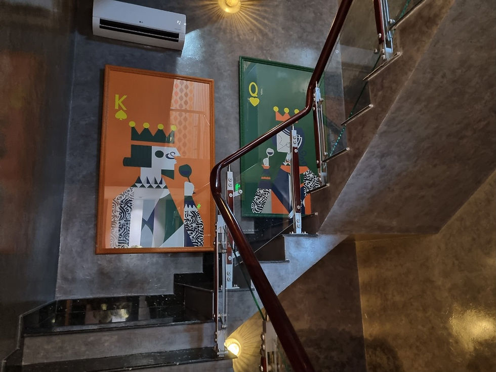District 1, Ben Thanh Market VIP LUXURY Barbershop, Shop Atmosphere