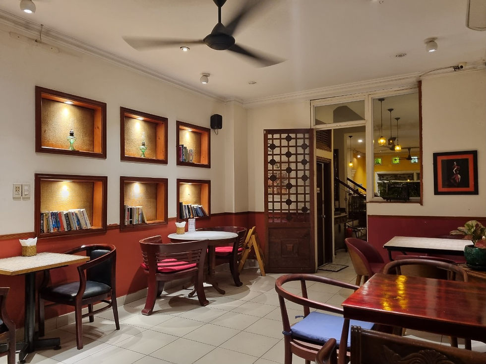 District 2, Thao Dien Bagel Bar & Cafe Saigon Bagel, Restaurant Atmosphere