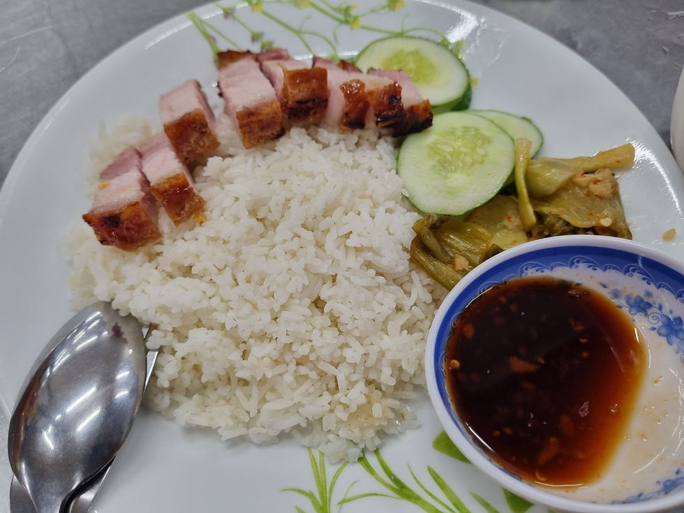호치민 반미 맛집 1군 비텍스코 타워 Banh Mi Nhu Lan, Com Heo Quay(돼지 통구이 밥)