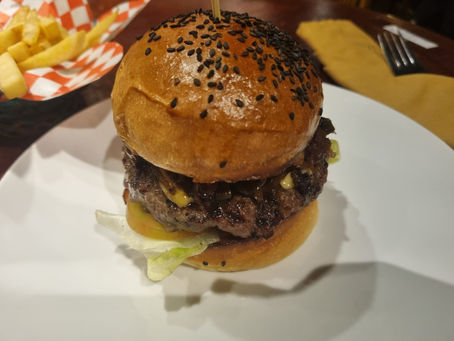 호치민 맛집 1군 벤탄시장 아메리칸 레스토랑 The Wagon Wheel 리뷰(2025.10)