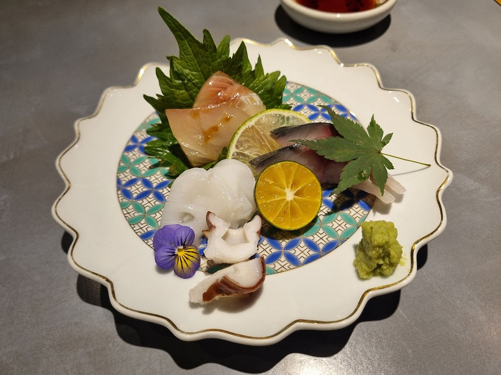 호치민 맛집 빈탄군 팜빗짠 거리 스시 오마카세 Sushi Zaku, Assorted Sashimi