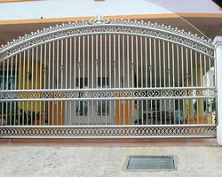 Gate