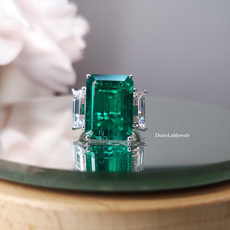 Lab grown huge emerald -Ring