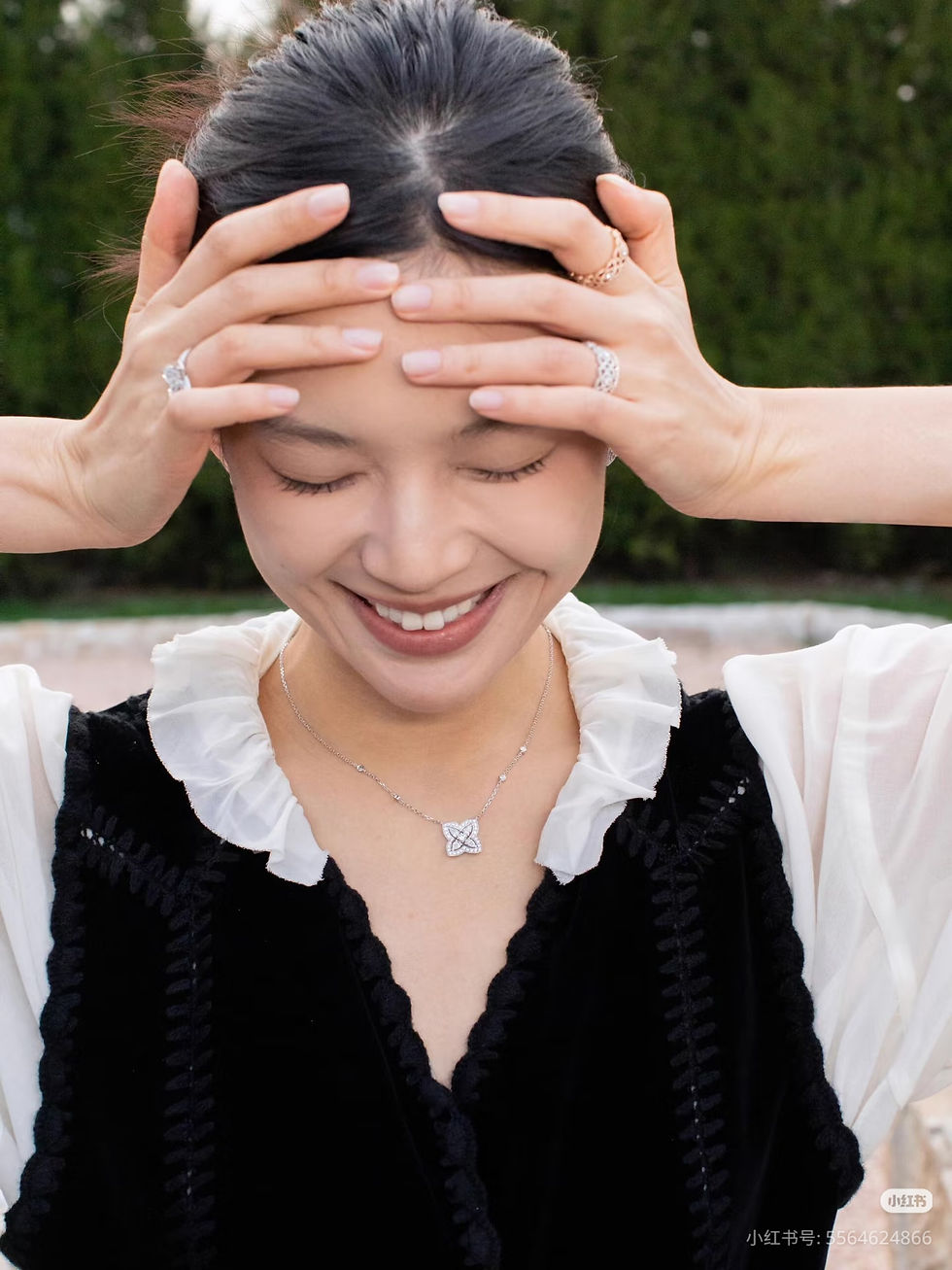 Thumbnail: Clover necklace