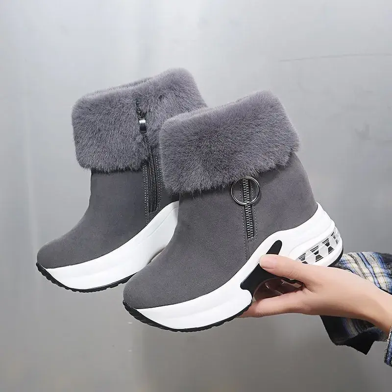 Thumbnail: Women's Warm Platform Sneaker Boots