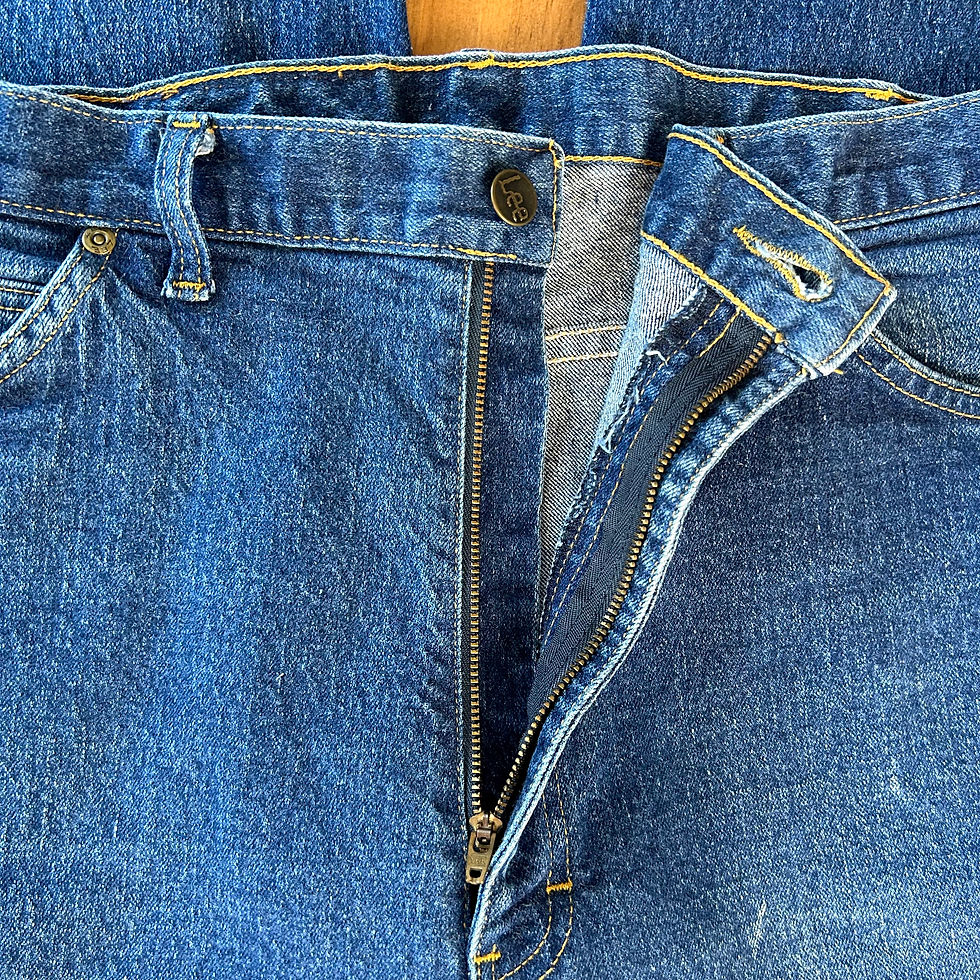 Thumbnail: Vintage 90s Lee Medium Blue Wash Relaxed Fit Straight Leg Jeans